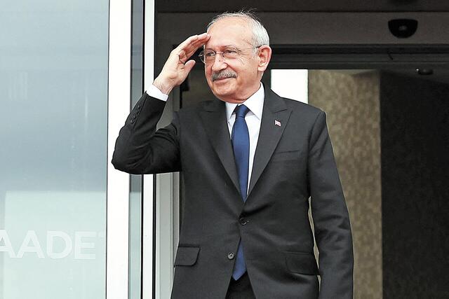 O Κεμάλ Κιλιτσντάρογλου, το CHP και «η διαπλοκή με οικονομικά συμφέροντα»