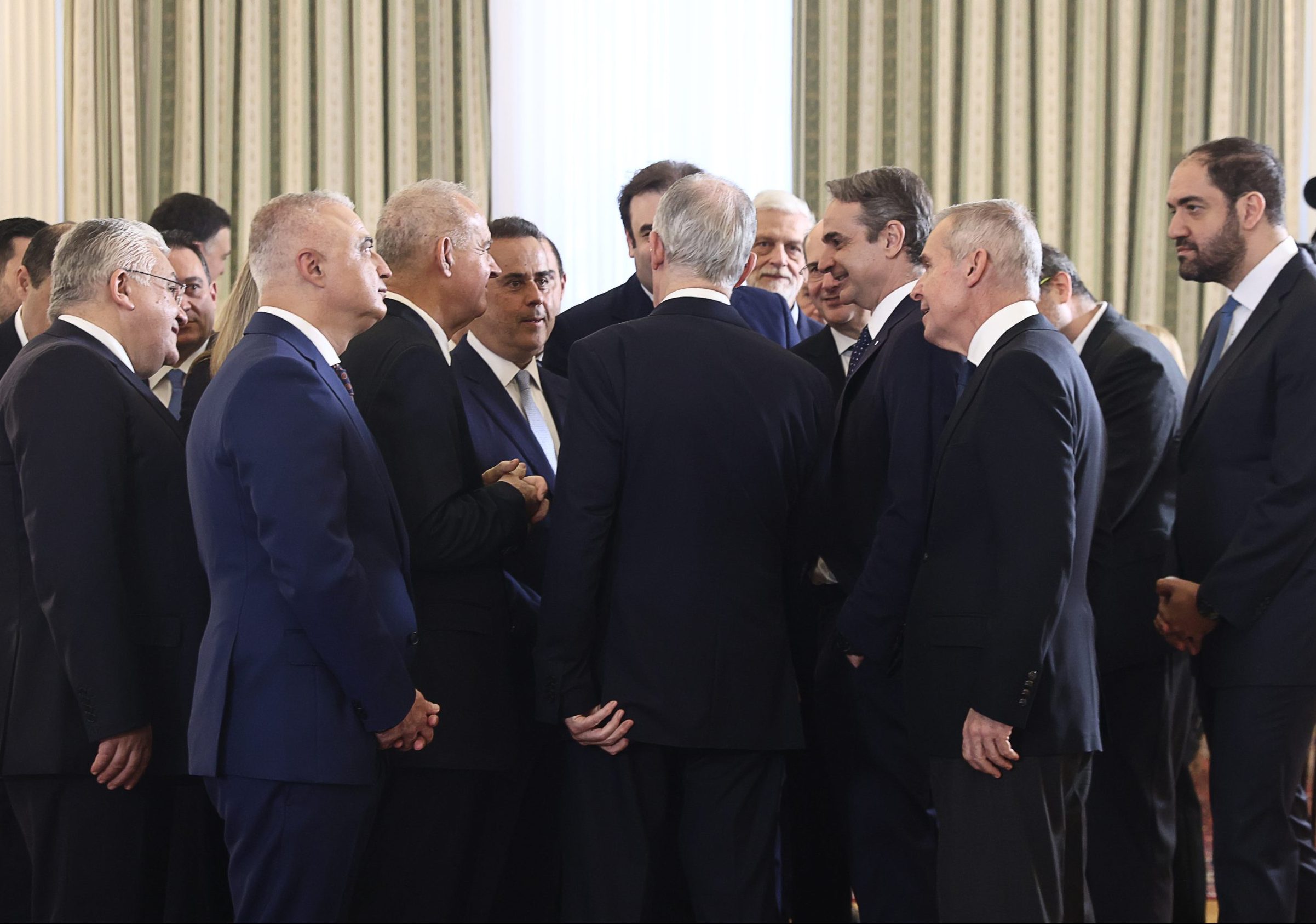 &Eta; &kappa;&alpha;&tau;ά&rho;&rho;&epsilon;&upsilon;&sigma;&eta; &tau;&omega;&nu; &mu;&epsilon;&tau;&alpha;&phi;&omicron;&rho;ώ&nu;