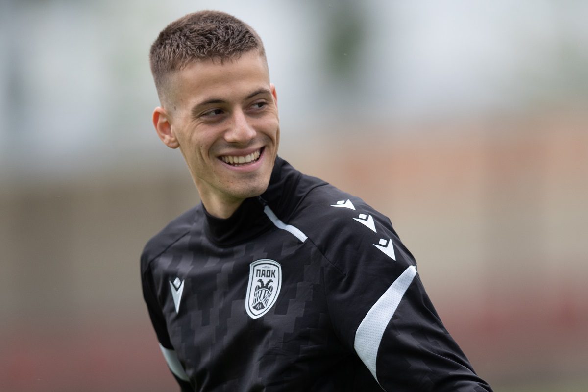 &Kappa;&omega;&nu;&sigma;&tau;&alpha;&nu;&tau;έ&lambda;&iota;&alpha;&sigmaf; &epsilon;&kappa;&tau;ό&sigmaf; &kappa;&alpha;&iota; &omicron; &Pi;&Alpha;&Omicron;&Kappa; &chi;ά&nu;&epsilon;&iota; &tau;&omicron;&nu; &pi;&alpha;ί&kappa;&tau;&eta; &mu;&epsilon; &tau;&alpha; &kappa;&alpha;&lambda;ύ&tau;&epsilon;&rho;&alpha; &sigma;&tau;&alpha;&tau;&iota;&sigma;&tau;&iota;&kappa;ά