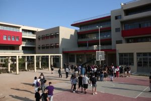 Ηράκλειο: Σε γκαρσονιέρα θα κάνουν μάθημα μαθητές δημοτικού – Έντονες αντιδράσεις από τους γονείς