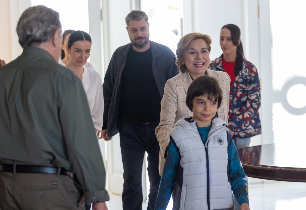 «Μια νύχτα μόνο»: Νέες backstage φωτογραφίες από τα γυρίσματα