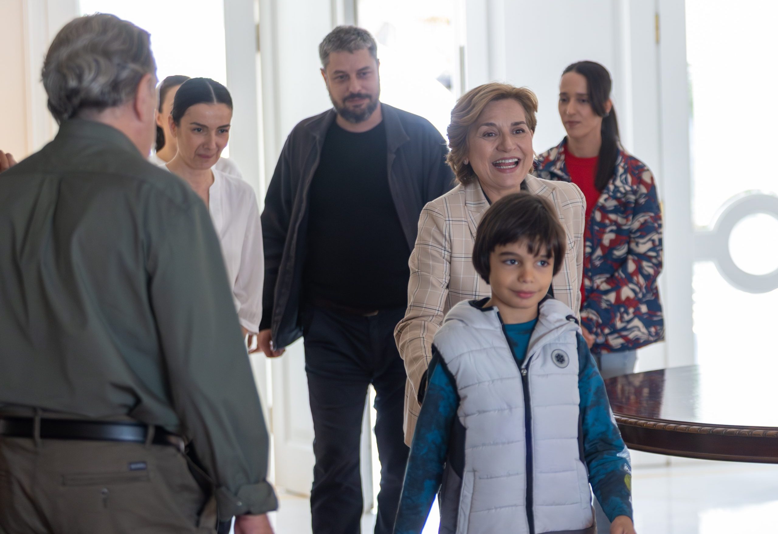 «Μια νύχτα μόνο»: Νέες backstage φωτογραφίες από τα γυρίσματα