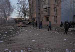 Ο διάσημος Ουκρανός συγγραφέας Αντρέι Κούρκοφ στα «ΝΕΑ»: «Είμαστε κουρασμένοι, αλλά αντέχουμε»