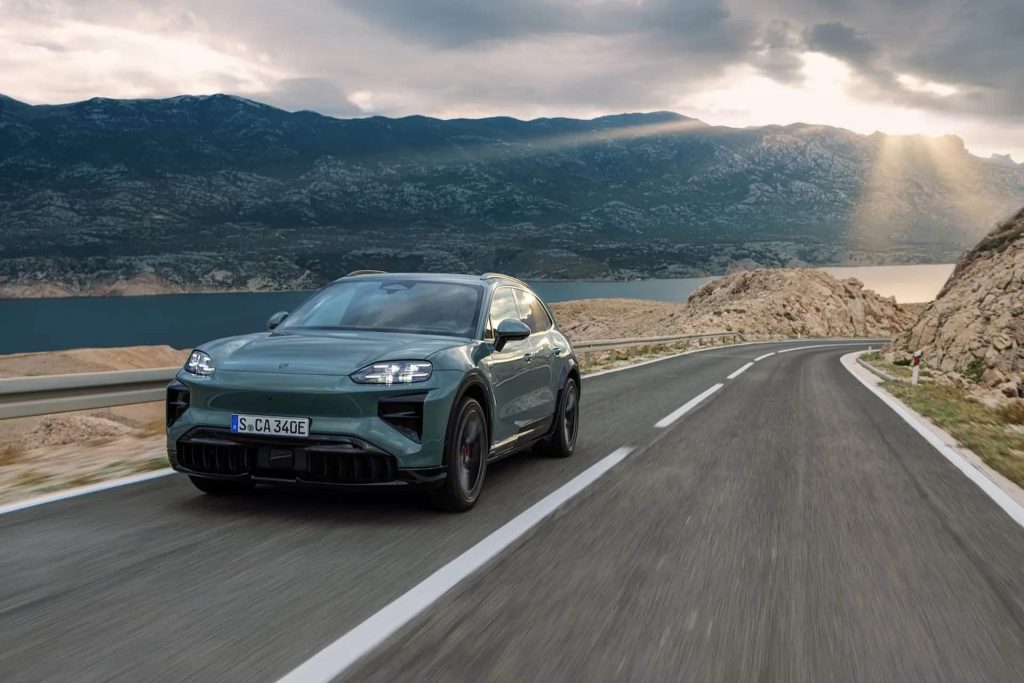 Νέα Porsche Cayenne: Με 1.156 ίππους και ασύρματη φόρτιση