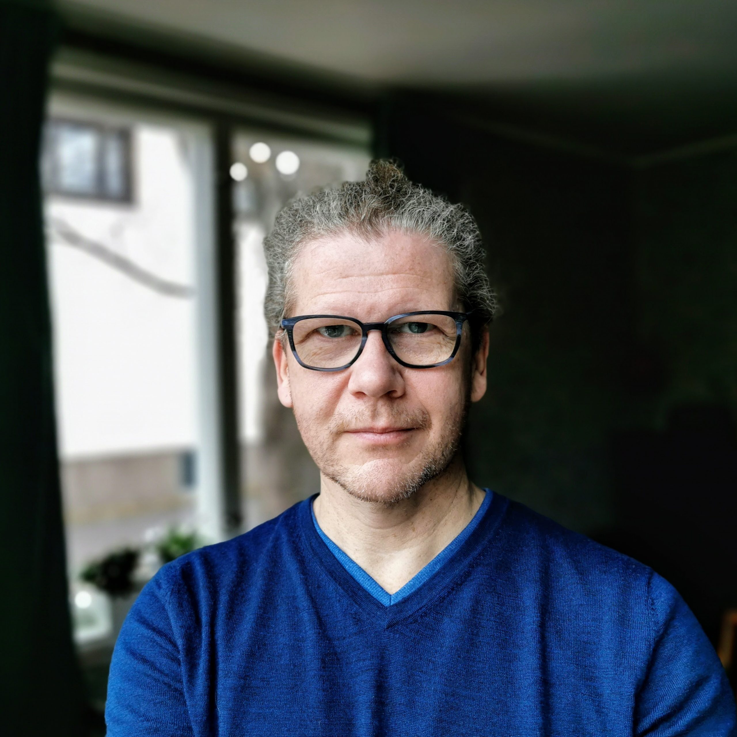 Charles Sandison: &Zeta;&omega;&nu;&tau;&alpha;&nu;&epsilon;ύ&epsilon;&iota; &tau;&eta;&nu; &Alpha;&theta;ή&nu;&alpha; &mu;&epsilon; &phi;&omega;&sigmaf; &kappa;&alpha;&iota; &tau;&epsilon;&chi;&nu;&eta;&tau;ή &nu;&omicron;&eta;&mu;&omicron;&sigma;ύ&nu;&eta;