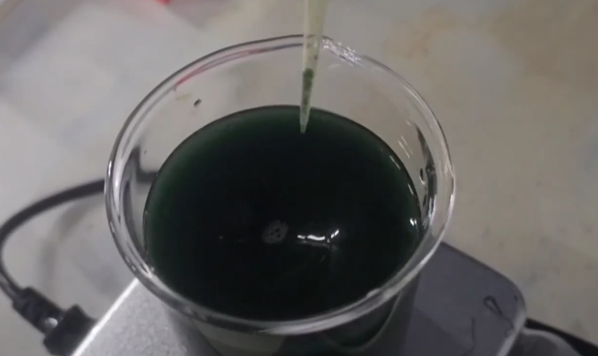 &Mu;&pi;&lambda;&epsilon; &mu;έ&lambda;&iota;: &Eta; &epsilon;&lambda;&lambda;&eta;&nu;&iota;&kappa;ή &kappa;&alpha;&iota;&nu;&omicron;&tau;&omicron;&mu;ί&alpha; &pi;&omicron;&upsilon; &xi;&epsilon;&tau;&rho;&epsilon;&lambda;&alpha;ί&nu;&epsilon;&iota; &tau;&omicron;&upsilon;&sigmaf; &tau;&omicron;&upsilon;&rho;ί&sigma;&tau;&epsilon;&sigmaf; &kappa;&alpha;&iota; &tau;&alpha;&xi;&iota;&delta;&epsilon;ύ&epsilon;&iota; &sigma;&tau;&omicron;&nu; &kappa;ό&sigma;&mu;&omicron;