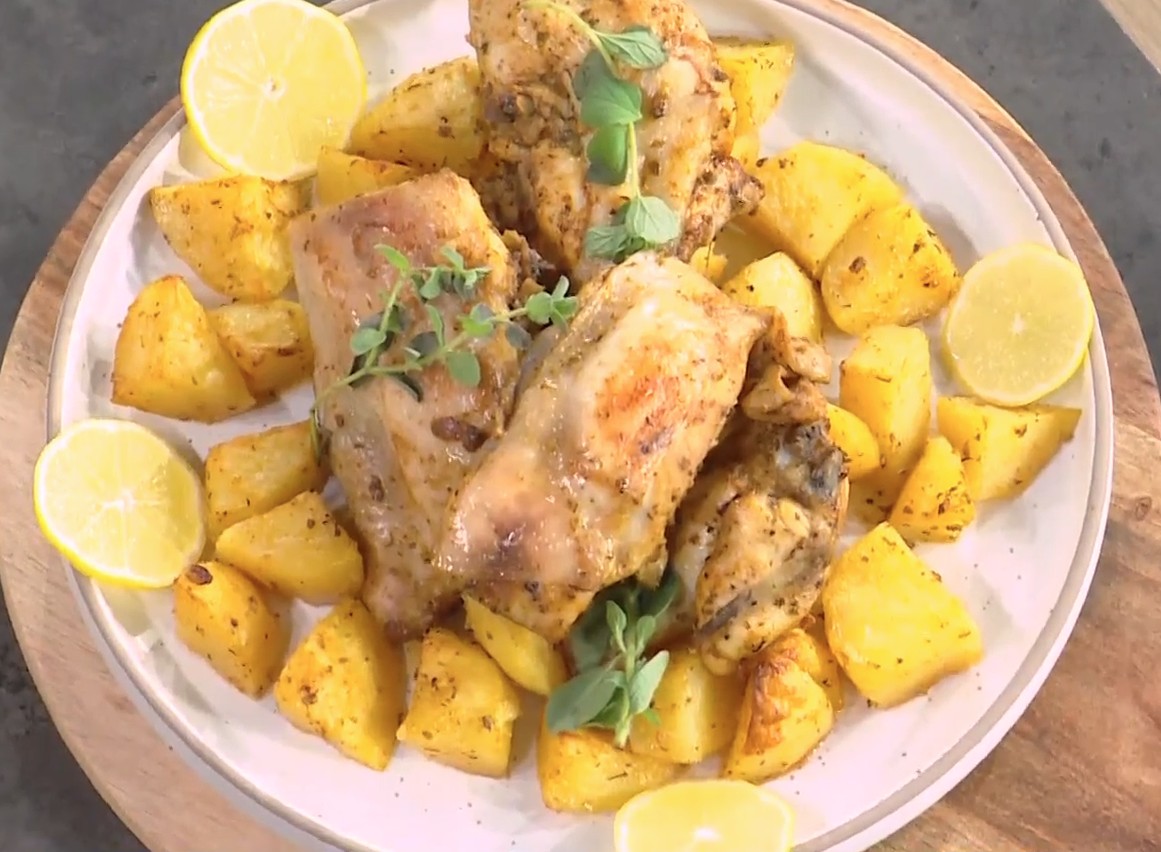 &Eta; &Alpha;&rho;&gamma;&upsilon;&rho;ώ &Mu;&pi;&alpha;&rho;&mu;&pi;&alpha;&rho;ί&gamma;&omicron;&upsilon; &epsilon;&tau;&omicron;&iota;&mu;ά&zeta;&epsilon;&iota; &kappa;&omicron;&tau;ό&pi;&omicron;&upsilon;&lambda;&omicron; &mu;&epsilon; &pi;&alpha;&tau;ά&tau;&epsilon;&sigmaf; &sigma;&tau;&omicron; air fryer