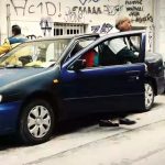 Τρία χρόνια μένουν στο αυτοκίνητο: «Είμαστε άστεγοι, αλλά αξιοπρεπείς» – Η σκληρή ζωή δύο ηλικιωμένων στην Κυψέλη