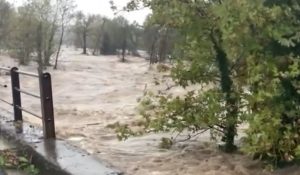 Κακοκαιρία: Πλημμύρισε ο αυτοκινητόδρομος Μορέας – Εγκλωβίστηκαν οδηγοί, ανάμεσά τους μία έγκυος