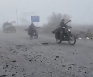 Ουκρανία: Σύμμαχος της Ρωσίας η πυκνή ομίχλη στο Ποκρόφσκ – Μεταφορά ενισχύσεων με πολιτικά αυτοκίνητα και μοτοσυκλέτες