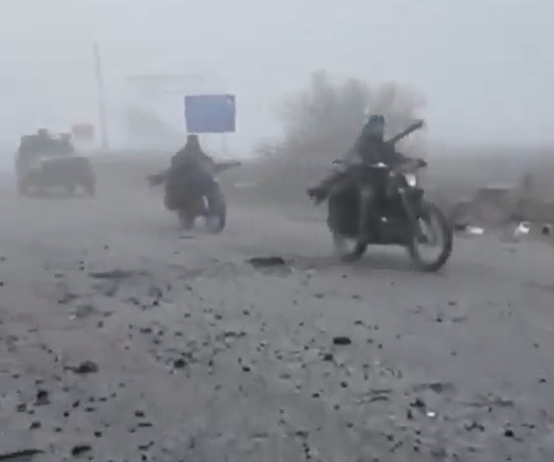 Ουκρανία: Σύμμαχος της Ρωσίας η πυκνή ομίχλη στο Ποκρόφσκ – Μεταφορά ενισχύσεων με πολιτικά αυτοκίνητα και μοτοσυκλέτες