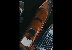 Το μεγαλύτερο ξύλινο σούπερ γιοτ που έχει κατασκευαστεί ποτέ – Πολυτέλεια και μία πλατφόρμα κολύμβησης με πανοραμική θέα (video)