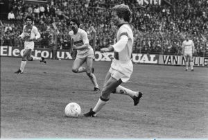 Ο πρώην ποδοσφαιριστής της Μπάγερν Μονάχου που έπαιξε σε Δουβλίνο και Μπόχουμ την ίδια… μέρα