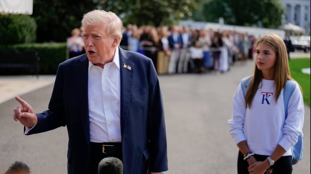 Η εγγονή του Ντόναλντ Τραμπ ανοίγει ένα νέο κεφάλαιο στο γκολφ με τον… «θρύλο» Τάιγκερ Γουντς στο πλευρό της