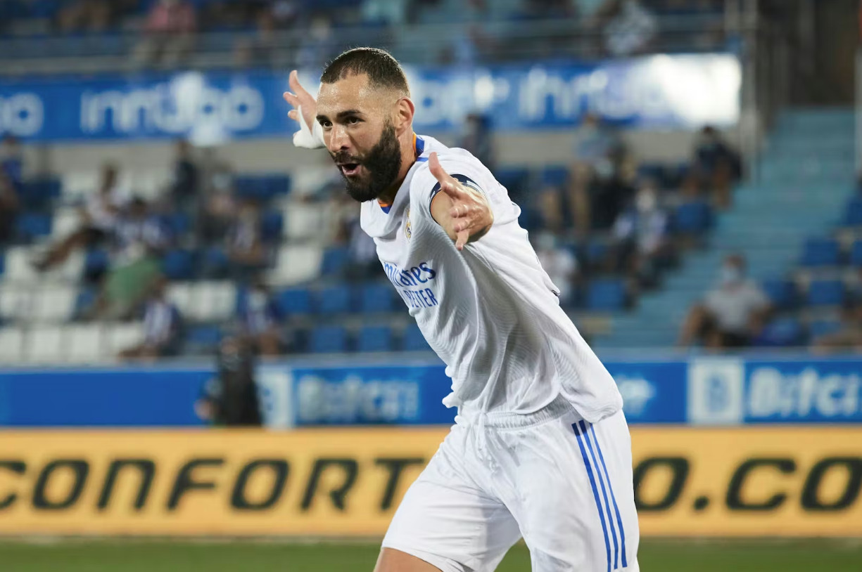 &Mu;&pi;&epsilon;&nu;&zeta;&epsilon;&mu;ά: &laquo;&Nu;&alpha; &gamma;&upsilon;&rho;ί&sigma;&omega; &sigma;&tau;&eta; &Rho;&epsilon;ά&lambda;; &Alpha;&nu; &omicron; &Phi;&lambda;&omicron;&rho;&epsilon;&nu;&tau;ί&nu;&omicron; &epsilon;ί&nu;&alpha;&iota; &alpha;&kappa;ό&mu;&alpha; &epsilon;&kappa;&epsilon;ί...&raquo;