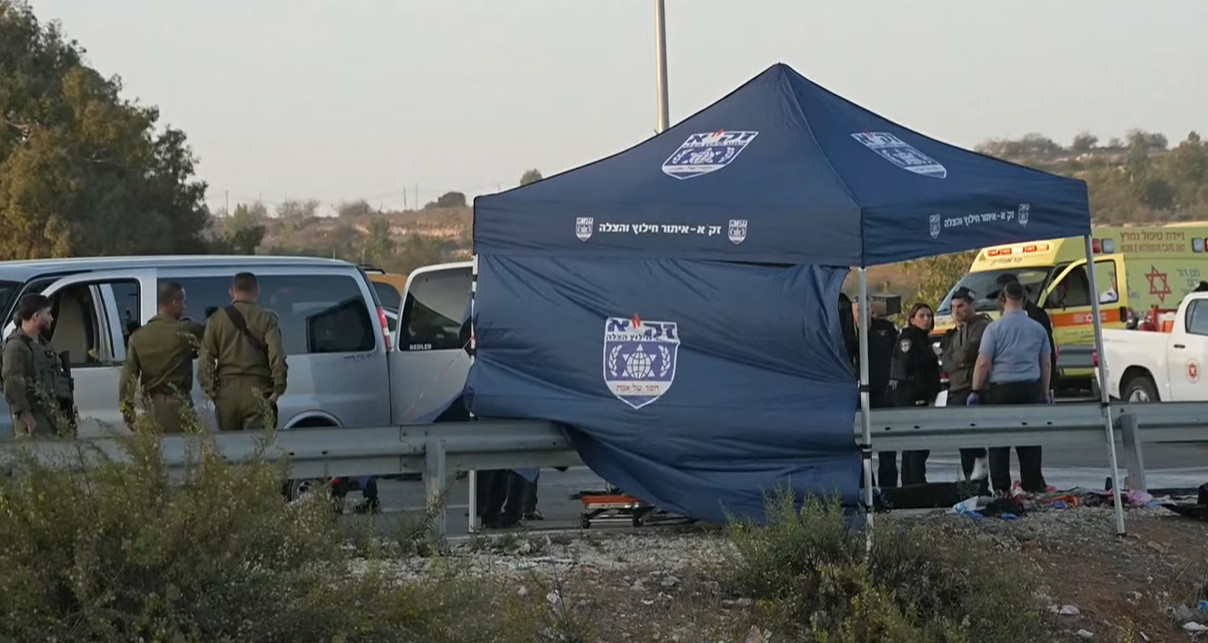 Δυτική Όχθη: Επίθεση με όχημα και μαχαίρι στο Γκους Ετζιόν – Ένας νεκρός και τρεις τραυματίες