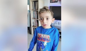 Έξι χρόνια μετά τη σωτήρια θεραπεία: Ο Παναγιώτης Ραφαήλ στέλνει το δικό του μήνυμα στην κάμερα