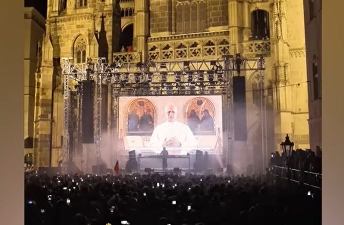 Viral ο Πάπας Λέων: «Άνοιξε» rave πάρτι για τα γενέθλια Αρχιεπισκόπου με καθολικό ιερέα DJ