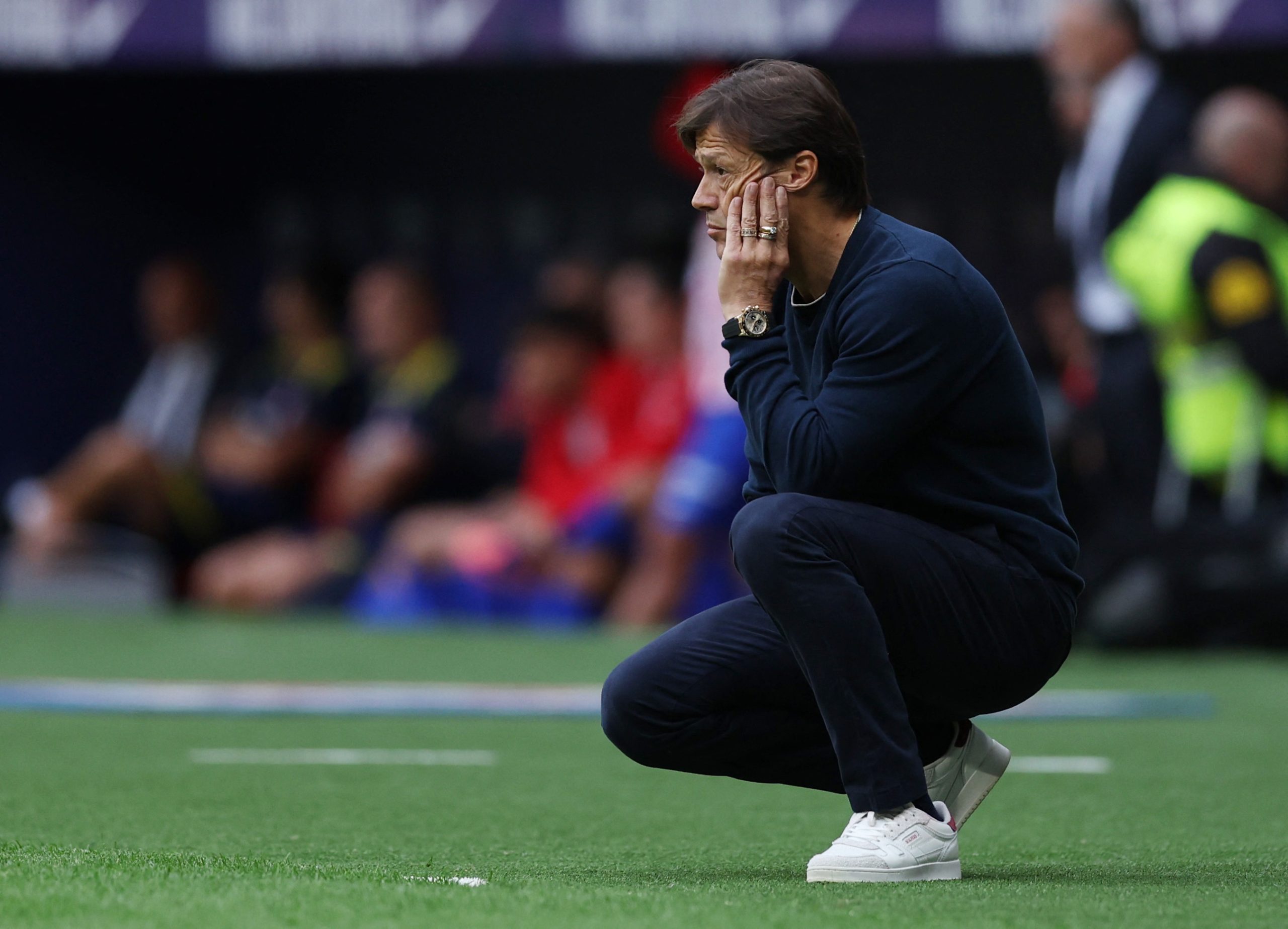 &laquo;Ά&nu;&omega; &kappa;ά&tau;&omega;&raquo; &eta; &Sigma;&epsilon;&beta;ί&lambda;&lambda;&eta;: &Tau;&rho;ί&tau;&eta; &sigma;&epsilon;&rho;ί ή&tau;&tau;&alpha; &kappa;&alpha;&iota; &eta; &laquo;&kappa;&lambda;&epsilon;&psi;ύ&delta;&rho;&alpha;&raquo; &tau;&omicron;&upsilon; &Alpha;&lambda;&mu;έ&iota;&delta;&alpha;... &alpha;&delta;&epsilon;&iota;ά&zeta;&epsilon;&iota;!