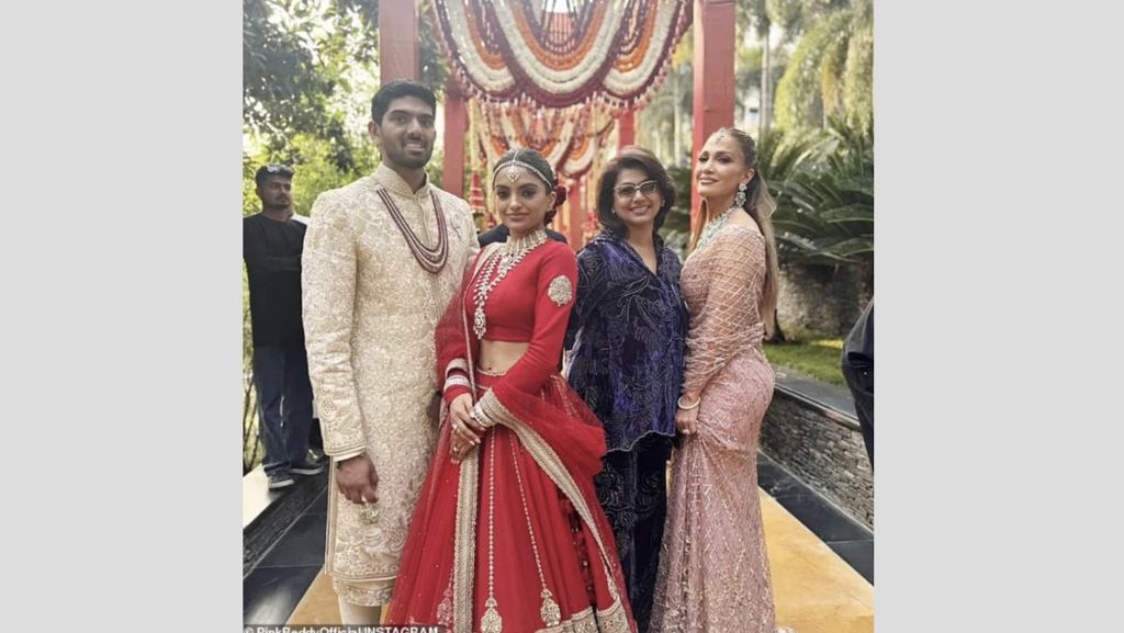 Τζένιφερ Λόπεζ και υιός Τραμπ σε μυθικό γάμο… «μαχαραγιάδων» στην Ινδία: Μόνο η τούρτα είχε ύψος 4,5 μέτρα