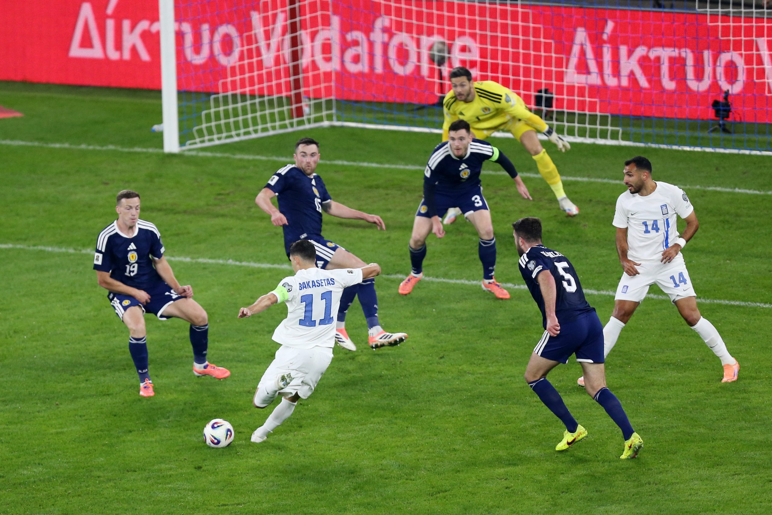 &Epsilon;&lambda;&lambda;ά&delta;&alpha; - &Sigma;&kappa;&omega;&tau;ί&alpha; 1-0: &Omicron; &Mu;&pi;&alpha;&kappa;&alpha;&sigma;έ&tau;&alpha;&sigmaf; &beta;ά&zeta;&epsilon;&iota; &mu;&pi;&rho;&omicron;&sigma;&tau;ά &tau;&eta;&nu; &Epsilon;&theta;&nu;&iota;&kappa;ή (vid)