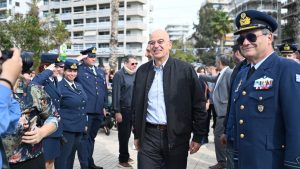 Δένδιας: Εικόνες από το μέλλον, το παρόν και την ιστορία της Πολεμικής μας Αεροπορίας στον Φλοίσβο