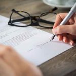 Όταν δεν υπάρχει διαθήκη: Τι πρέπει να ξέρει η οικογένεια – Η σειρά των κληρονόμων με απλά λόγια