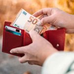 «Κλείδωσαν» οι αυξήσεις: Ποιοι βλέπουν +40€ και αναδρομικά στους μισθούς