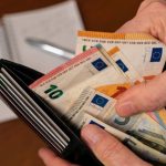 Από το πρωί μπαίνουν χρήματα σε λογαριασμούς: Ποιοι πληρώνονται έως 12 Δεκεμβρίου