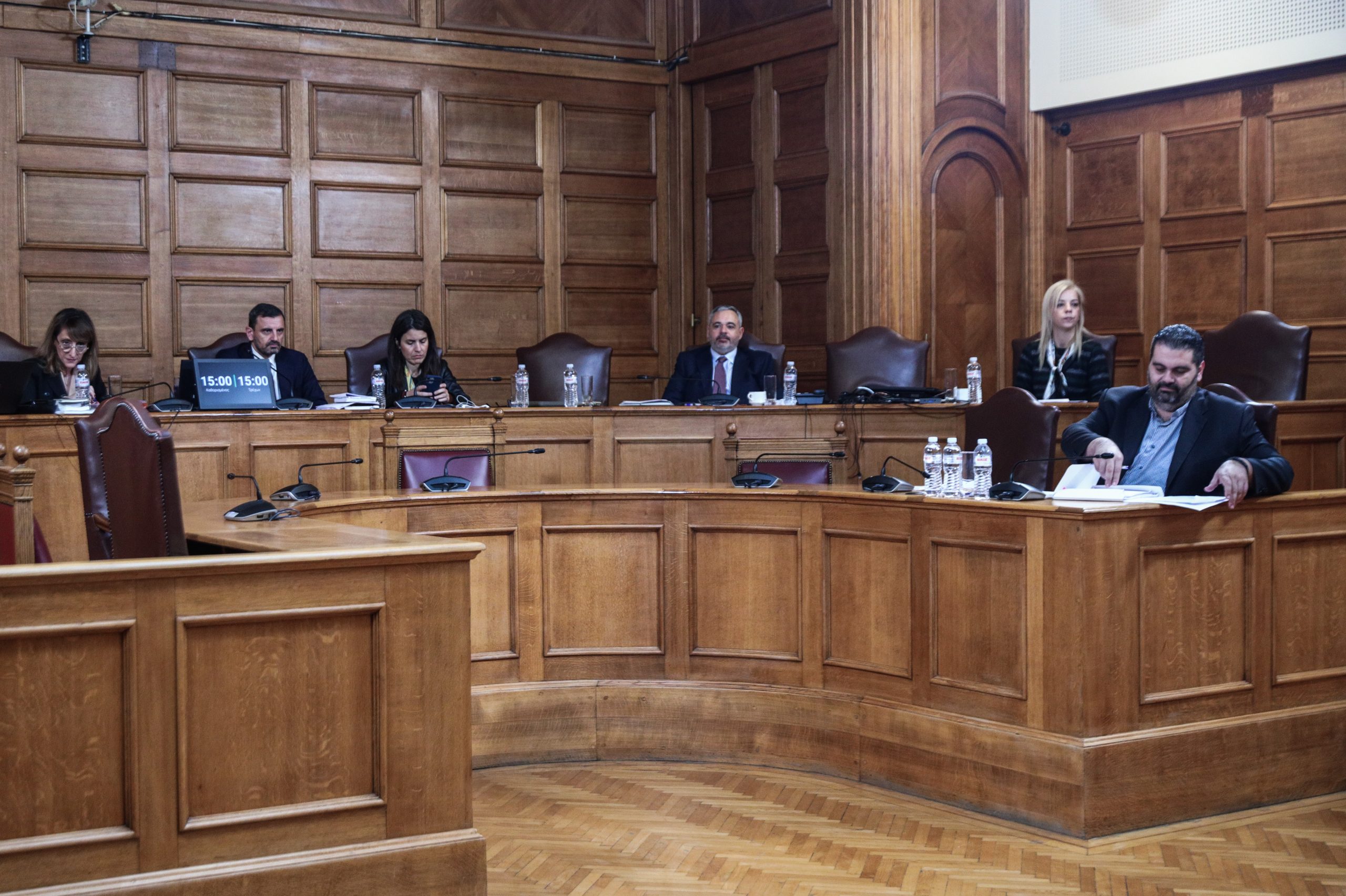 Πηγές ΠΑΣΟΚ: Στην εξεταστική επιτροπή ζήσαμε στιγμές τραμπουκισμού και φασισμού