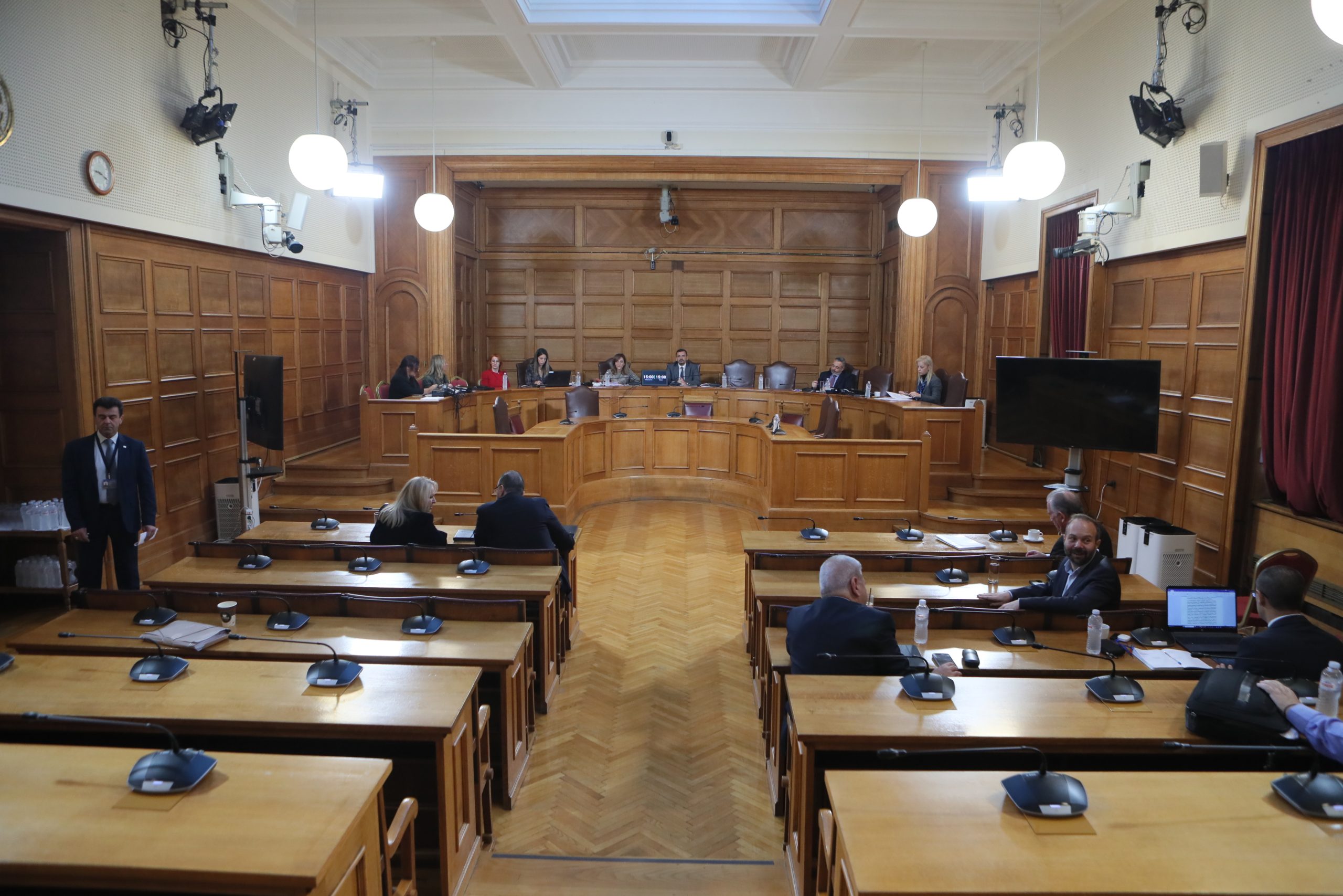 Σκάνδαλο ΟΠΕΚΕΠΕ: Την άμεση κλήτευση του «Φραπέ» αποφάσισε η Εξεταστική