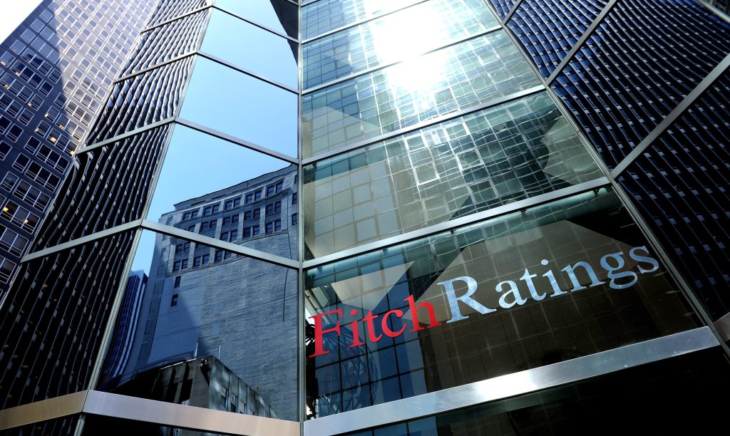 Fitch: Τι σηματοδοτεί η αναβάθμιση της πιστοληπτικής ικανότητας της ελληνικής οικονομίας – Οι βασικοί παράγοντες