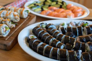 Σοβαρή δηλητηρίαση από σούσι στη Θεσσαλονίκη – Πρώτο κρούσμα anisakis στην Ελλάδα