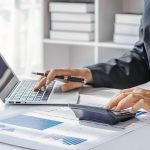 Ανατροπή στις κληρονομιές: Δικαιούχοι πλέον και οι σύντροφοι χωρίς γάμο – Τι αλλάζει για συζύγους και παιδιά