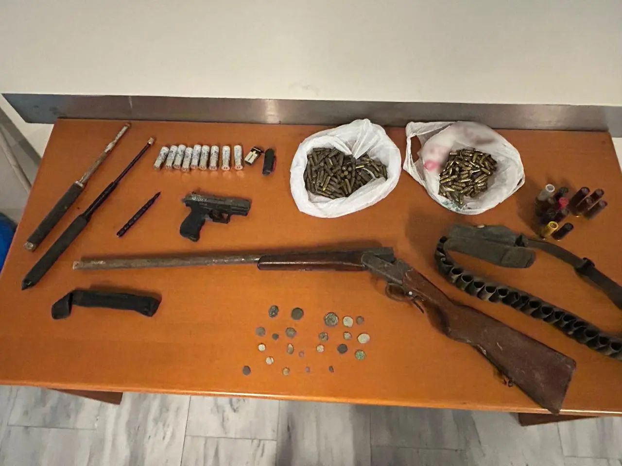 Εμπλεκόμενος στο μακελειό ο 43χρονος γαμπρός του Φανούρη Καργάκη - Αυτή είναι η σπηλιά που βρέθηκαν τα όπλα