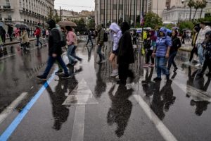 Καιρός: Ο Νοέμβριος «χτυπά» με βροχές και καταιγίδες από την Τρίτη  – Πρόγνωση από την Ελίνα Καρέτσου