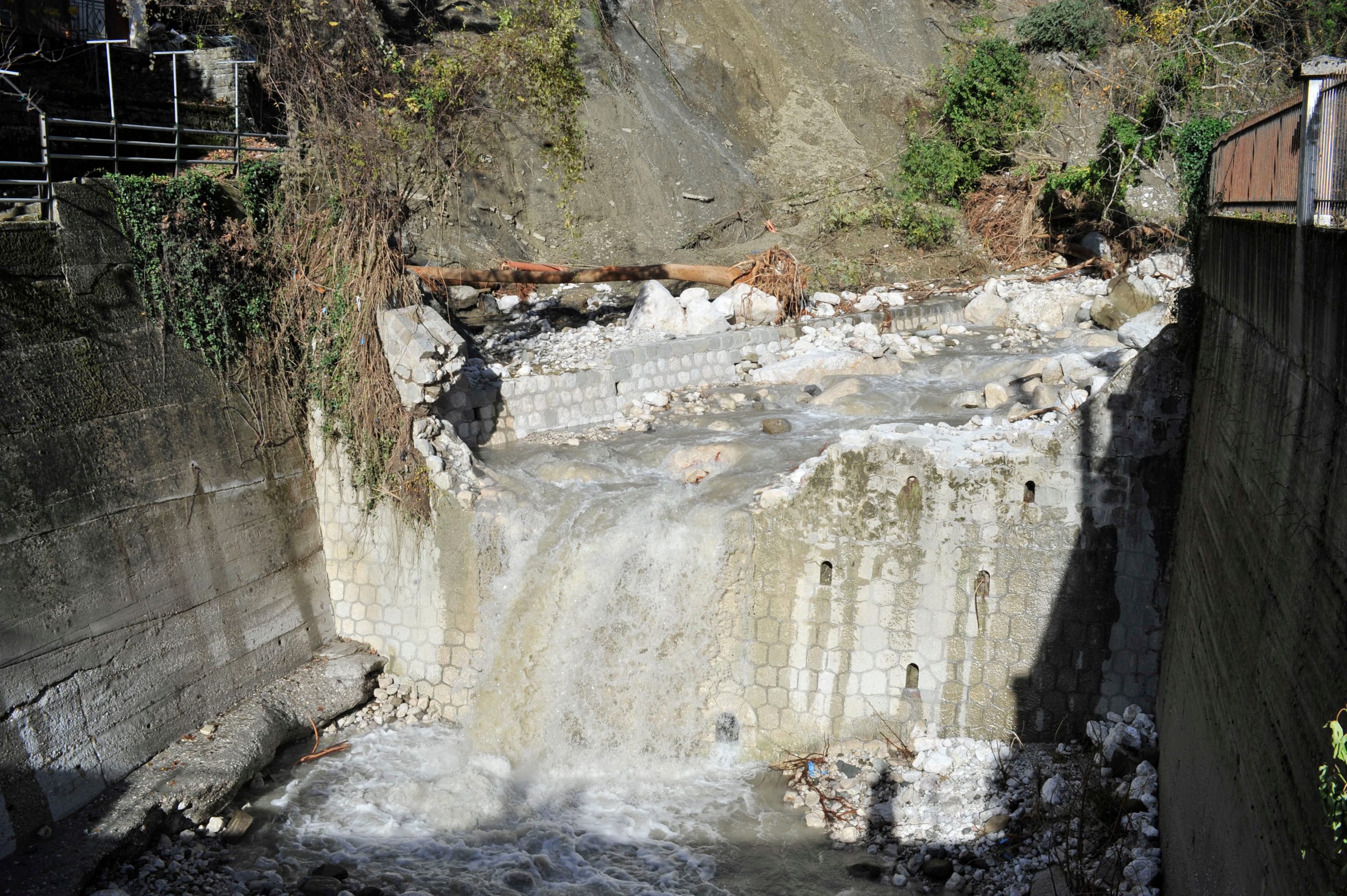 &Sigma;ά&rho;&omega;&sigma;&epsilon; &tau;&eta; &Delta;&upsilon;&tau;&iota;&kappa;ή &Epsilon;&lambda;&lambda;ά&delta;&alpha; &eta; &kappa;&alpha;&kappa;&omicron;&kappa;&alpha;&iota;&rho;ί&alpha; &ndash; &Epsilon;&iota;&kappa;ό&nu;&epsilon;&sigmaf; &alpha;&pi;ό&lambda;&upsilon;&tau;&eta;&sigmaf; &kappa;&alpha;&tau;&alpha;&sigma;&tau;&rho;&omicron;&phi;ή&sigmaf; &sigma;&tau;&eta;&nu; Ή&pi;&epsilon;&iota;&rho;&omicron;
