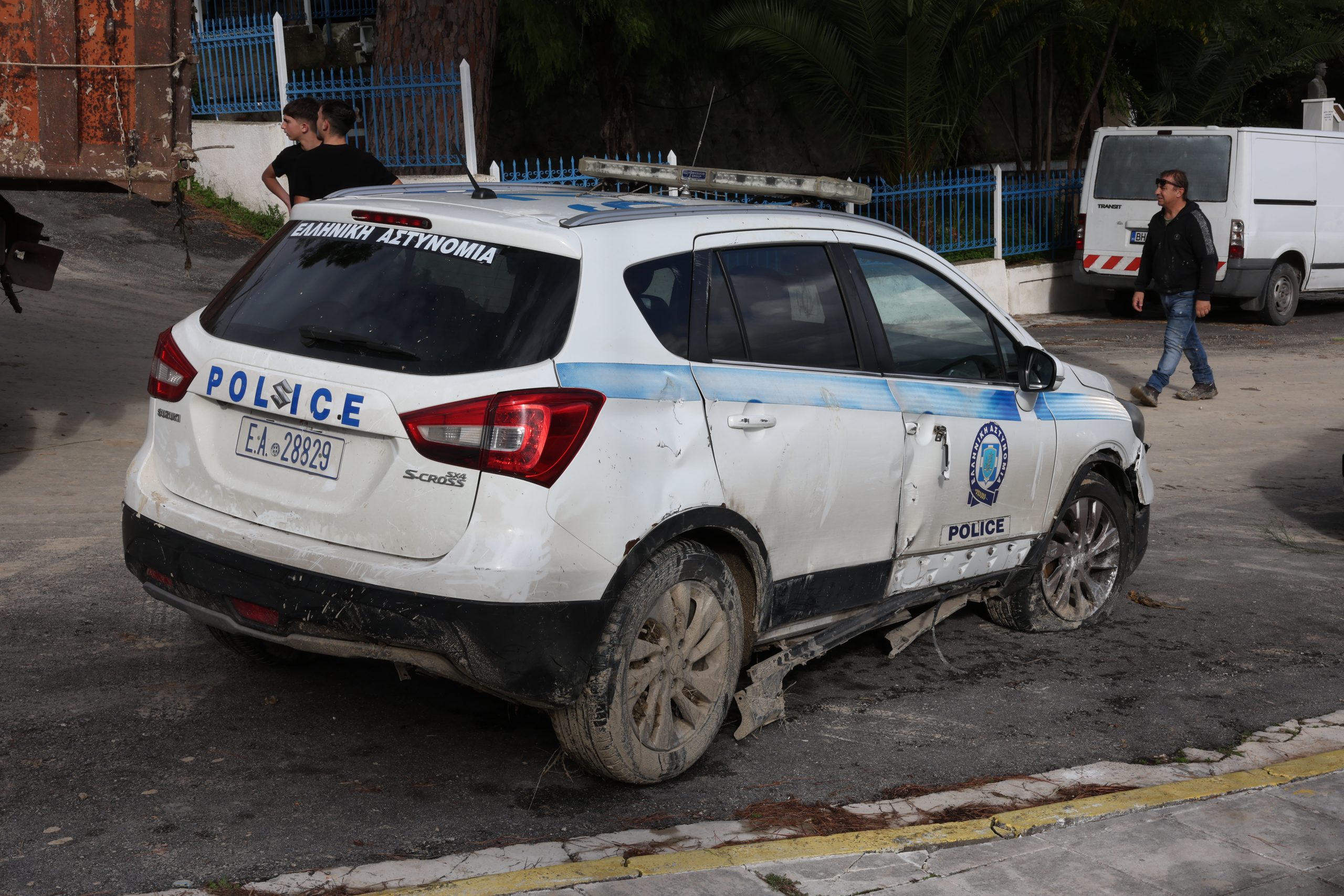 Στο έλεος της σφοδρής βροχόπτωσης η Κέρκυρα: Δεκάδες δρόμοι πλημμύρισαν