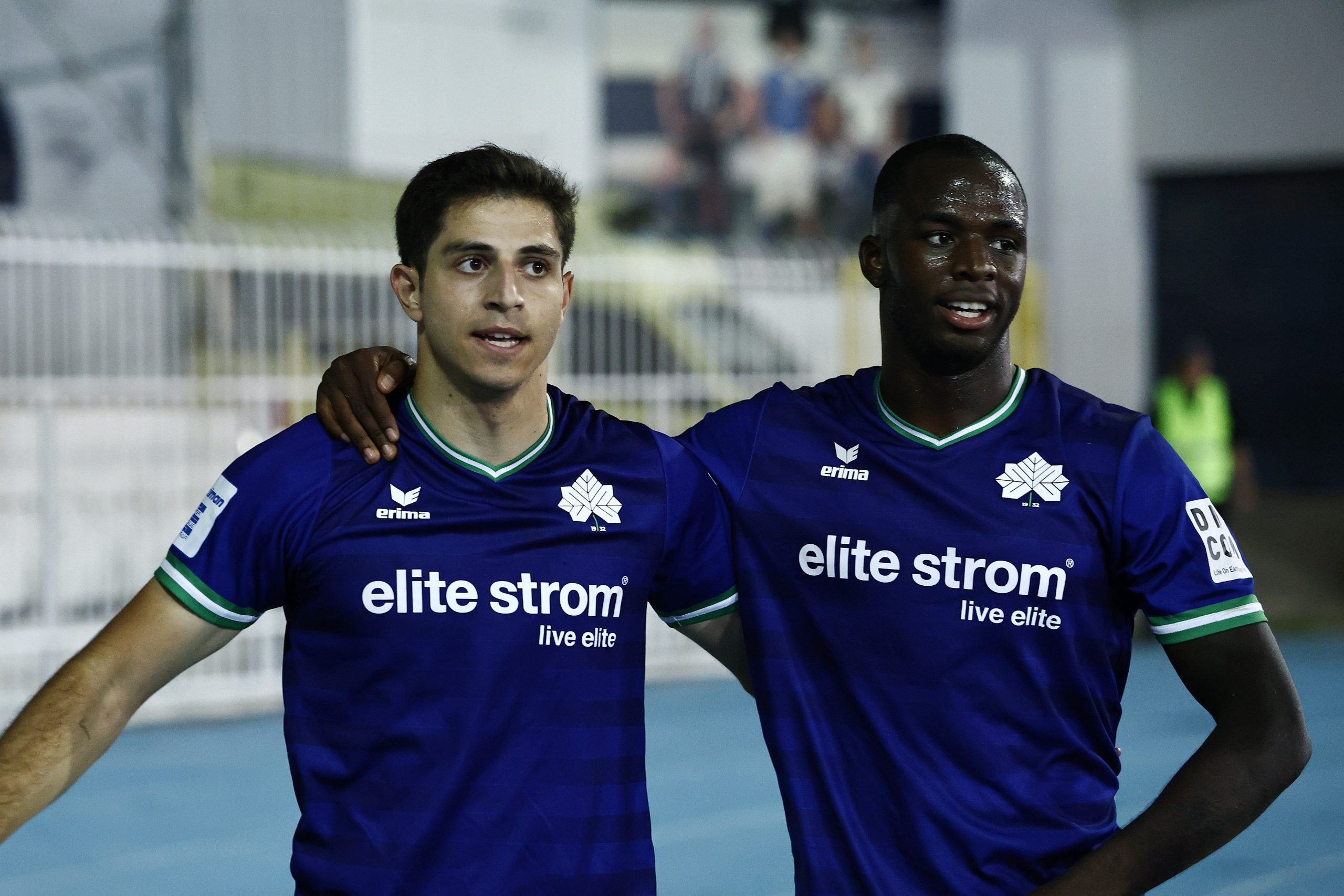 &Eta; &Kappa;&eta;&phi;&iota;&sigma;&iota;ά &pi;έ&rho;&alpha;&sigma;&epsilon; &alpha;&pi;ό &tau;&omicron; &Pi;&epsilon;&rho;&iota;&sigma;&tau;έ&rho;&iota; &kappa;&alpha;&iota; &laquo;&phi;&omicron;&upsilon;&lambda;ά&rho;&epsilon;&iota;&raquo; &gamma;&iota;&alpha; &tau;&epsilon;&tau;&rho;ά&delta;&alpha;