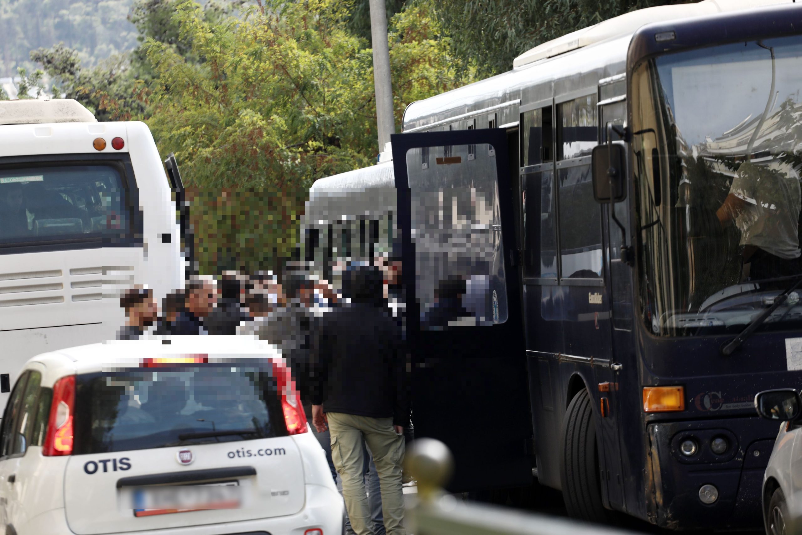 &Omicron;&Pi;&Epsilon;&Kappa;&Epsilon;&Pi;&Epsilon;: &Alpha;&pi;&omicron;&lambda;&omicron;&gamma;&omicron;ύ&nu;&tau;&alpha;&iota; &omicron;&iota; &phi;&epsilon;&rho;ό&mu;&epsilon;&nu;&omicron;&iota; &laquo;&epsilon;&gamma;&kappa;έ&phi;&alpha;&lambda;&omicron;&iota;&raquo; &tau;&eta;&sigmaf; &alpha;&pi;ά&tau;&eta;&sigmaf; &tau;&omega;&nu; 4,5 &epsilon;&kappa;&alpha;&tau;. &epsilon;&upsilon;&rho;ώ &alpha;&pi;ό &tau;&eta; &Beta;. &Epsilon;&lambda;&lambda;ά&delta;&alpha;