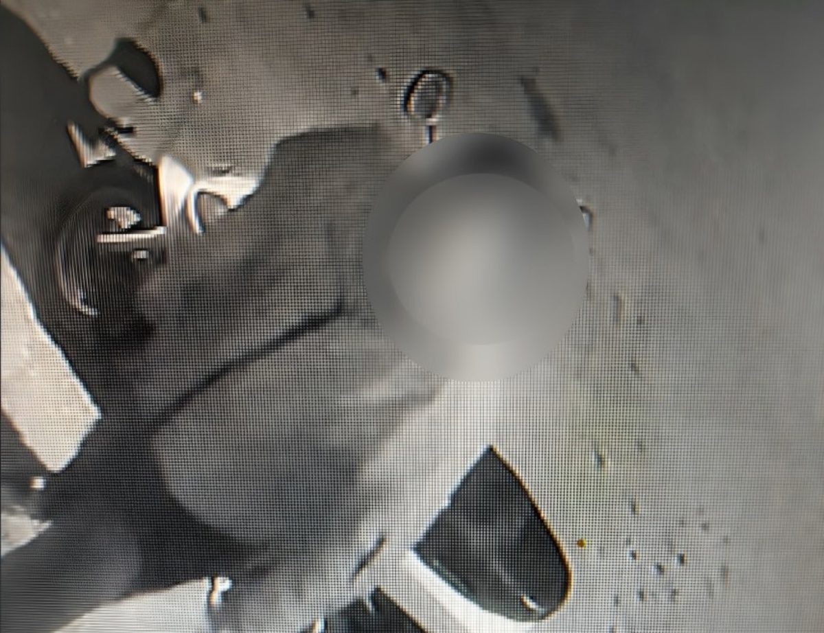 Ο παράξενος κλέφτης που «έπιασε» κάμερα και η επική αντίδραση του ιδιοκτήτη μίνι μάρκετ (video)