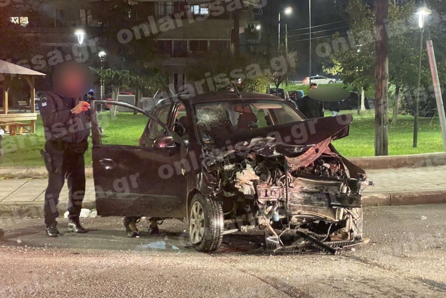 &Sigma;&omicron;&beta;&alpha;&rho;ό &tau;&rho;&omicron;&chi;&alpha;ί&omicron; &sigma;&tau;&eta; &Lambda;ά&rho;&iota;&sigma;&alpha; - &Epsilon;&gamma;&kappa;&lambda;&omega;&beta;ί&sigma;&tau;&eta;&kappa;&alpha;&nu; &pi;&alpha;&tau;έ&rho;&alpha;&sigmaf; &kappa;&alpha;&iota; &tau;&alpha; &delta;ύ&omicron; &pi;&alpha;&iota;&delta;&iota;ά &tau;&omicron;&upsilon;