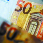 Συνταξιούχοι: Ποιοι μένουν εκτός από το επίδομα των 250€