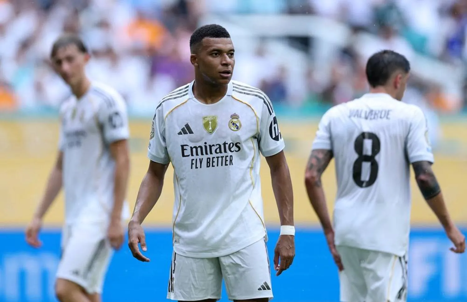 &Mu;&iota;&alpha; &nu;ύ&chi;&tau;&alpha; &zeta;ό&rho;&iota;&kappa;&eta; &sigma;&tau;&omicron; &kappa;&alpha;&tau;ά&mu;&epsilon;&sigma;&tau;&omicron; &Kappa;&alpha;&rho;&alpha;ϊ&sigma;&kappa;ά&kappa;&eta;