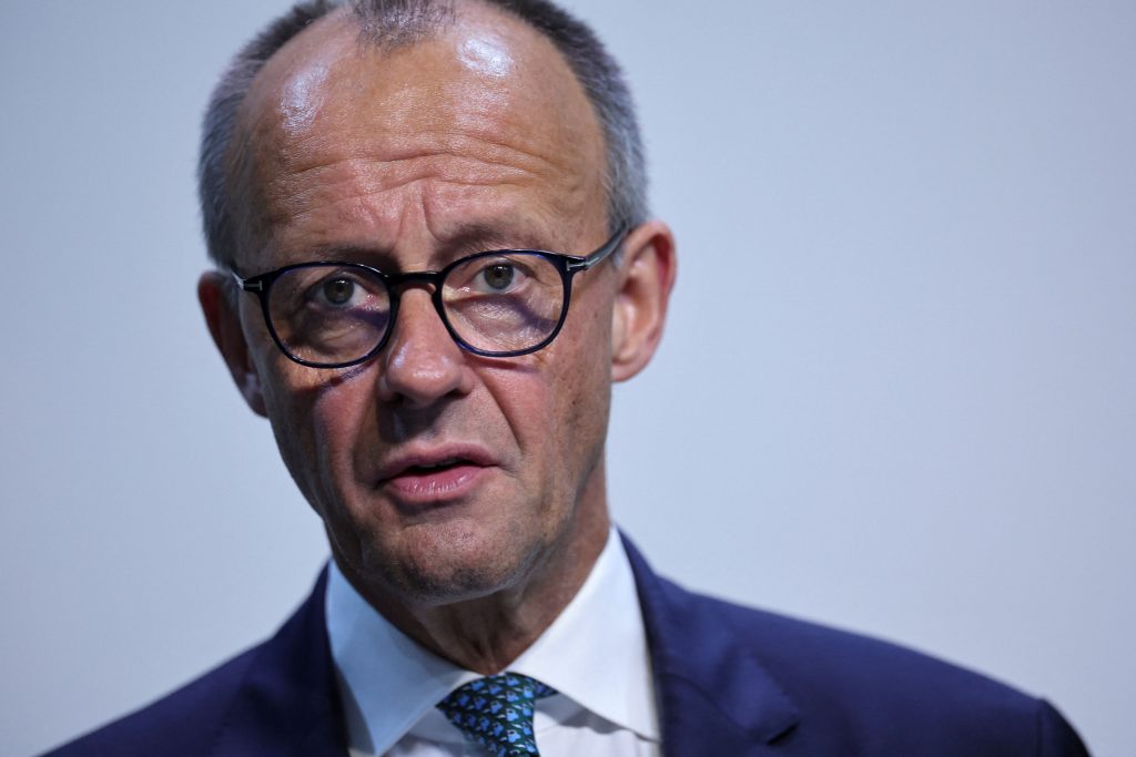 Ο Μερτς κάλεσε τον Ζελένσκι να περιορίσει την μετανάστευση νέων ανδρών προς τη Γερμανία – «Να μείνουν πίσω και να υπερασπιστούν την χώρα τους»