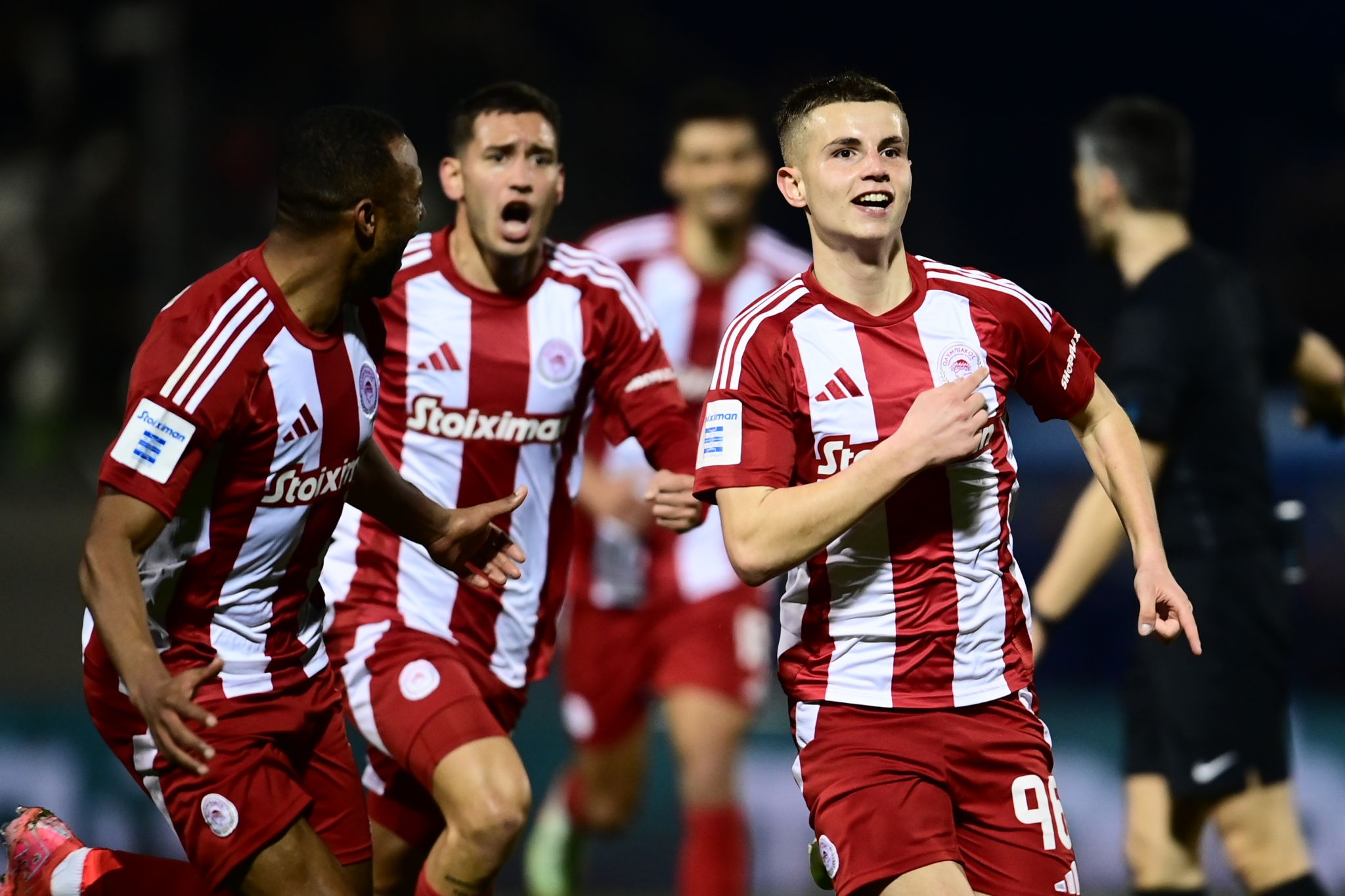 &laquo;&Sigma;&epsilon;&iota;&rho;ή&nu;&epsilon;&sigmaf;&raquo; &alpha;&pi;ό &tau;&eta;&nu; Premier League &gamma;&iota;&alpha; &tau;&omicron;&nu; &Mu;&omicron;&upsilon;&zeta;&alpha;&kappa;ί&tau;&eta;: &Omicron;&iota; &omicron;&mu;ά&delta;&epsilon;&sigmaf; &pi;&omicron;&upsilon; &laquo;&pi;&omicron;&lambda;&iota;&omicron;&rho;&kappa;&omicron;ύ&nu;&raquo; &tau;&omicron;&nu; Golden Boy &kappa;&alpha;&iota; &omicron; &Omicron;&lambda;&upsilon;&mu;&pi;&iota;&alpha;&kappa;ό&sigmaf;