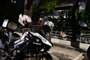 Ισχυρή έκρηξη σε διαμέρισμα στον Νέο Κόσμο – Πετάχτηκαν τζάμια ως το απέναντι κτήριο (βίντεο)