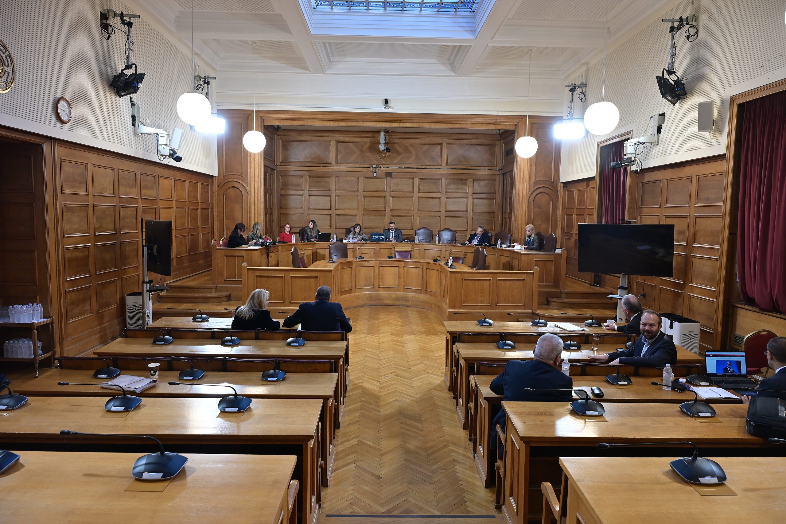 &Alpha;&pi;ό &tau;&eta;&nu; &alpha;&pi;ά&tau;&eta; &sigma;&tau;&eta; &mu;&epsilon;&tau;&alpha;&rho;&rho;ύ&theta;&mu;&iota;&sigma;&eta;: