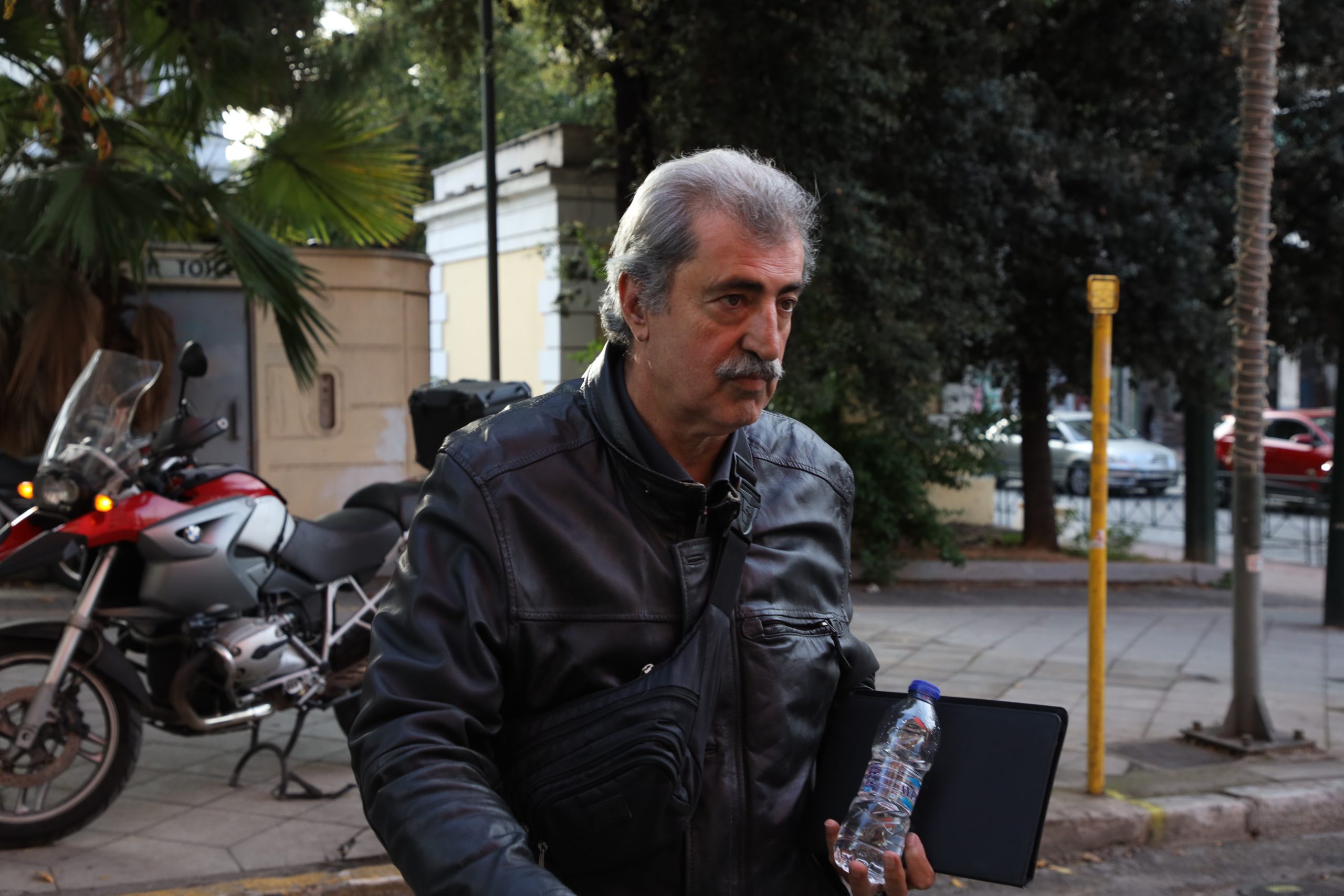 &Alpha;&pi;ά&nu;&tau;&eta;&sigma;&eta; &Pi;&omicron;&lambda;ά&kappa;&eta; &sigma;&tau;&omicron;&nu; &Tau;&sigma;ί&pi;&rho;&alpha; &gamma;&iota;&alpha; &tau;&alpha; &pi;&epsilon;&rho;ί &epsilon;&kappa;&beta;&iota;&alpha;&sigma;&mu;ώ&nu; - &laquo;&Delta;&epsilon;&nu; &tau;&alpha; &theta;&upsilon;&mu;ά&tau;&alpha;&iota; &kappa;&alpha;&lambda;ά &omicron; &Alpha;&lambda;έ&xi;&eta;&sigmaf;&raquo;