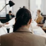 Συλλογικές συμβάσεις: Οι κλάδοι που ευνοούνται και οι εργαζόμενοι που επιστρέφουν σε καθεστώς κάλυψης